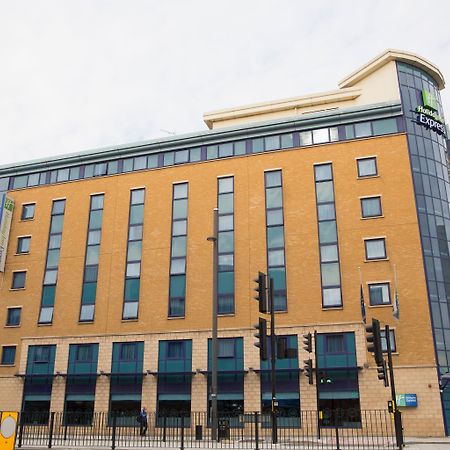 Holiday Inn Express London Stratford By Ihg Ngoại thất bức ảnh