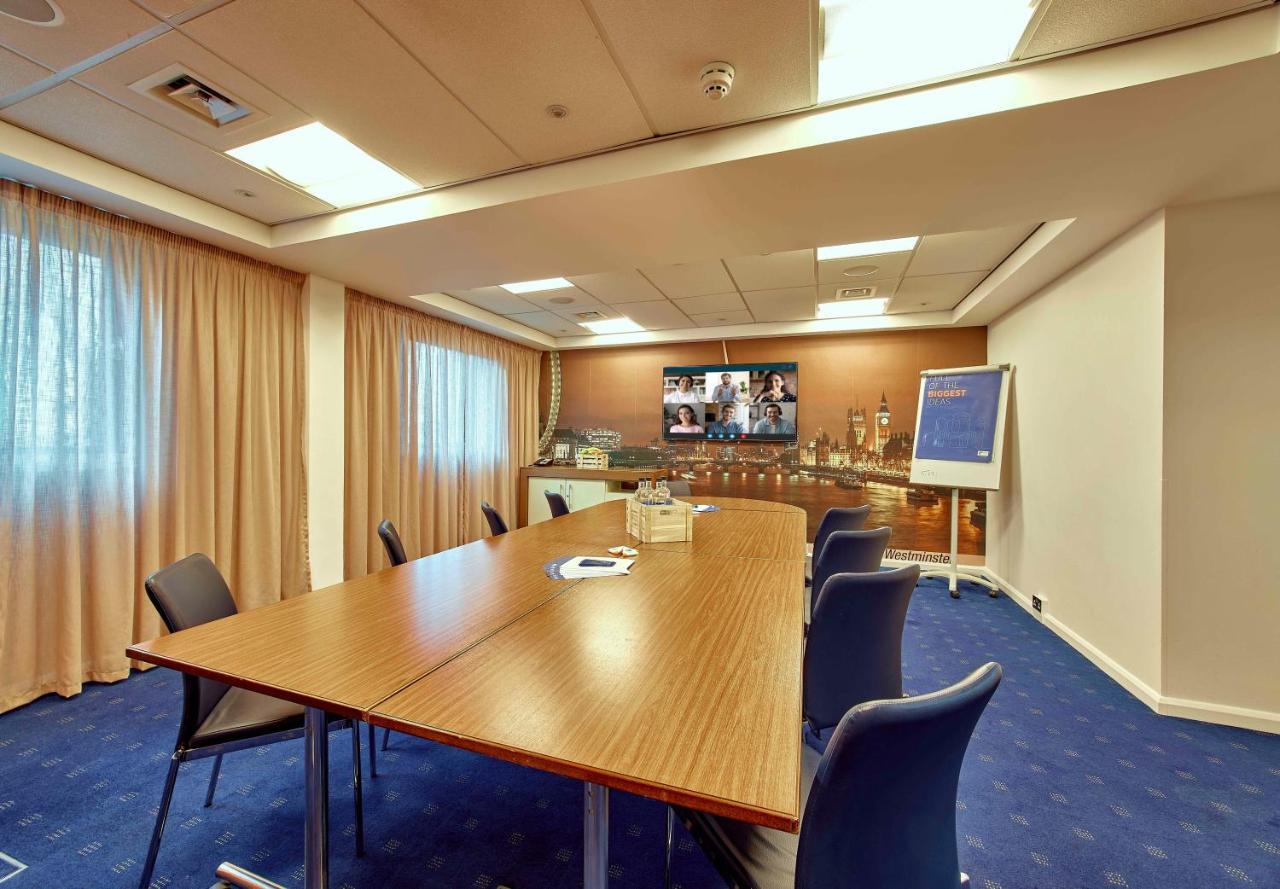 Holiday Inn Express London Stratford By Ihg Ngoại thất bức ảnh