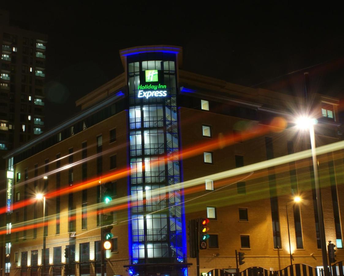 Holiday Inn Express London Stratford By Ihg Ngoại thất bức ảnh