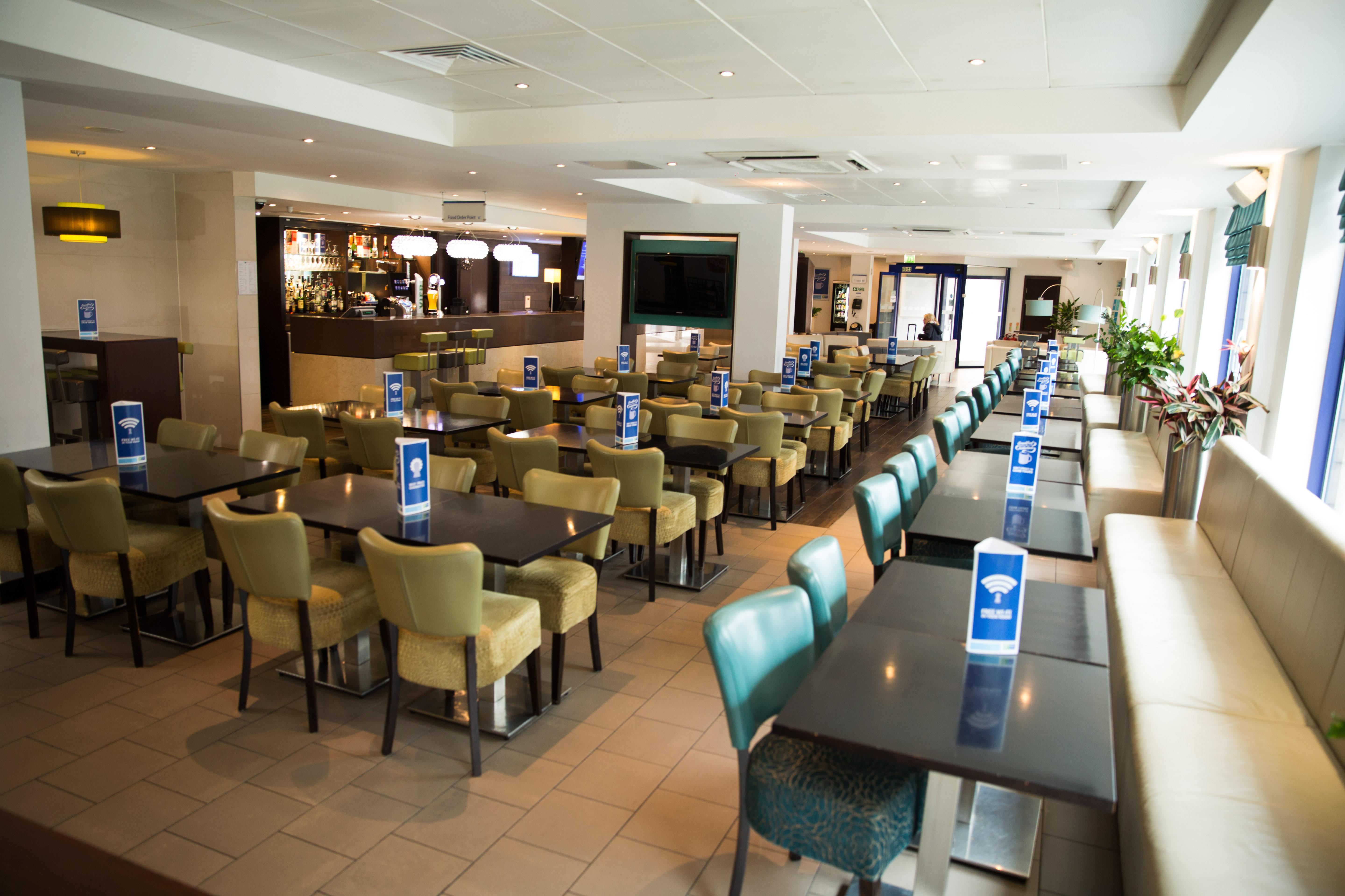 Holiday Inn Express London Stratford By Ihg Ngoại thất bức ảnh