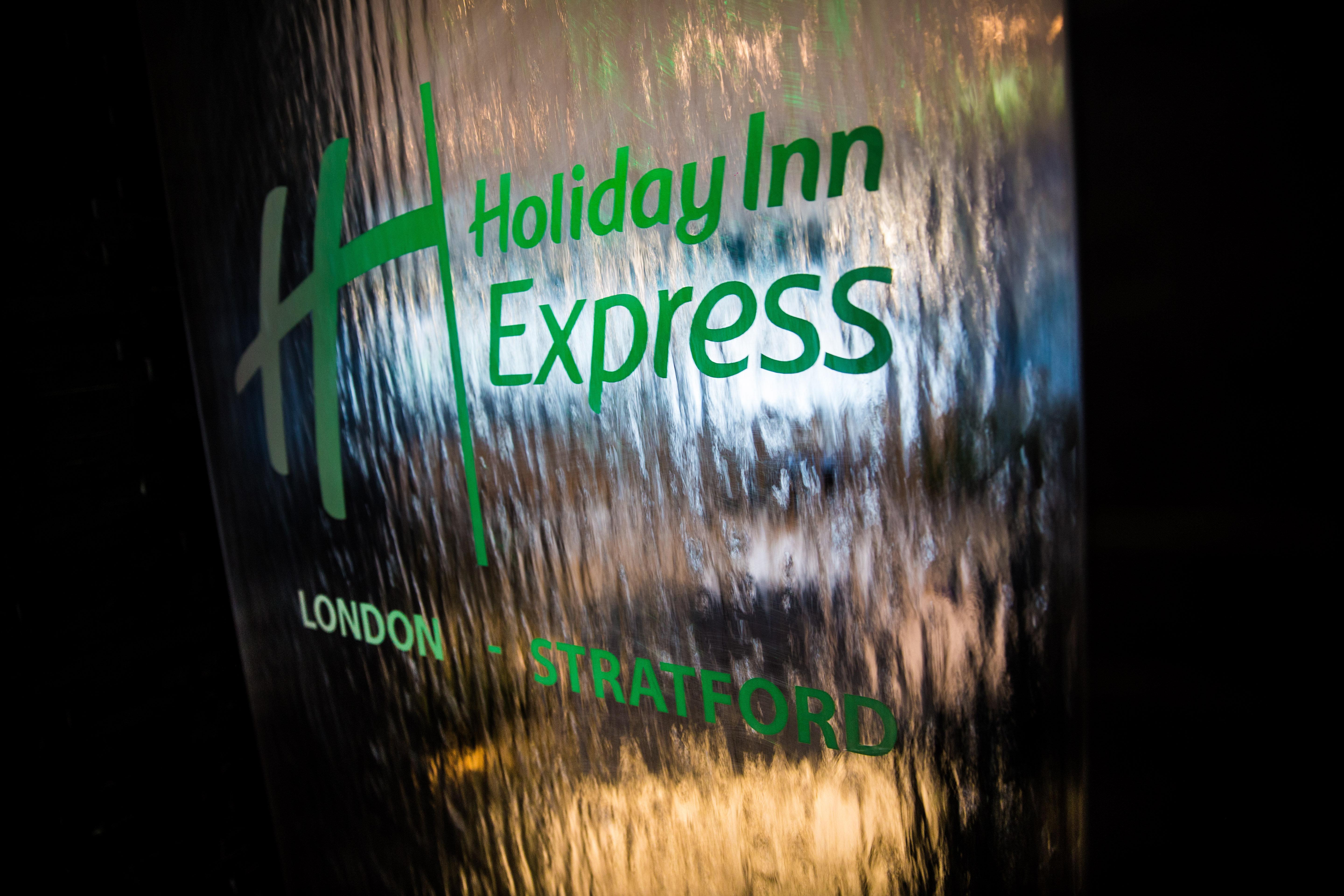 Holiday Inn Express London Stratford By Ihg Ngoại thất bức ảnh