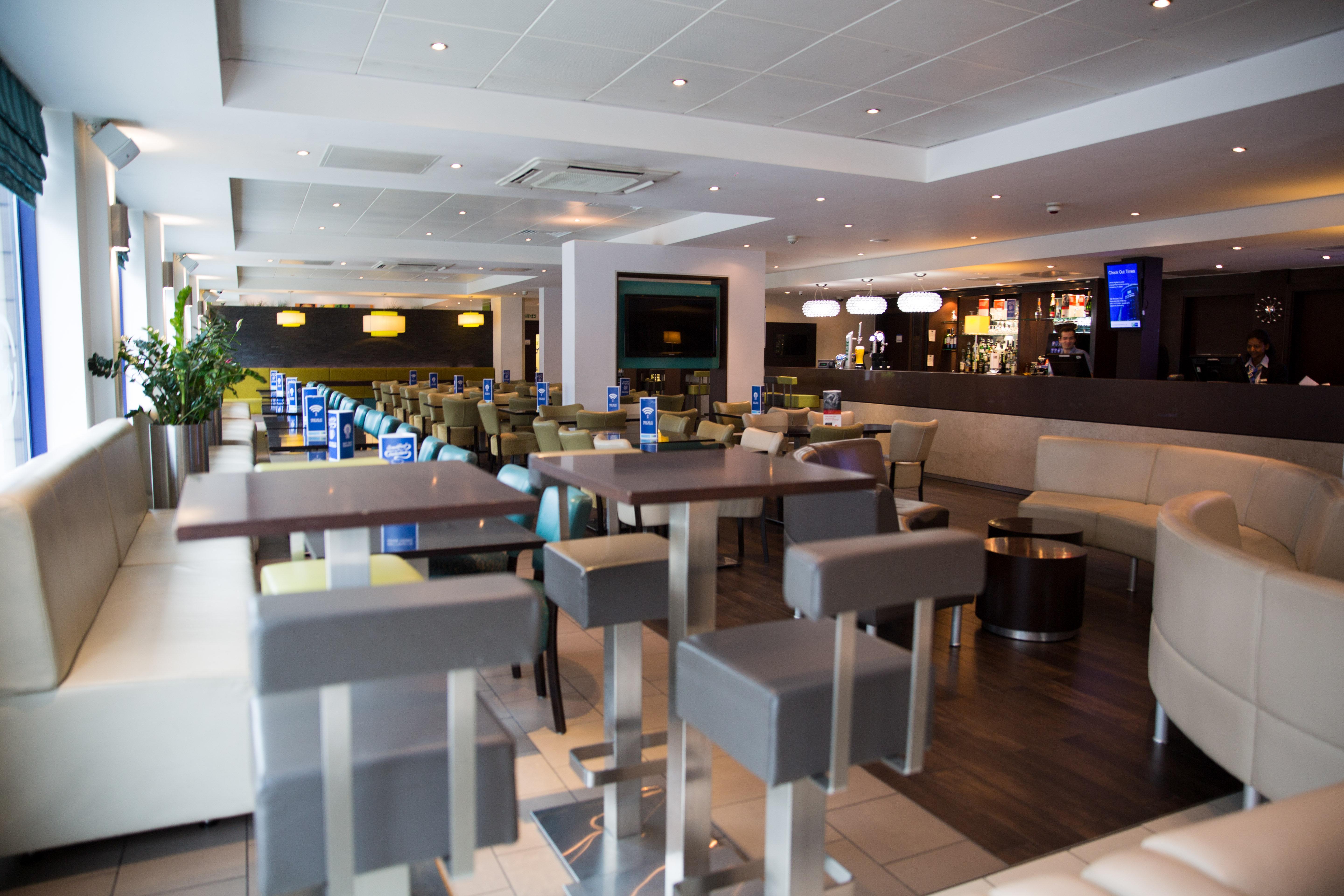 Holiday Inn Express London Stratford By Ihg Ngoại thất bức ảnh