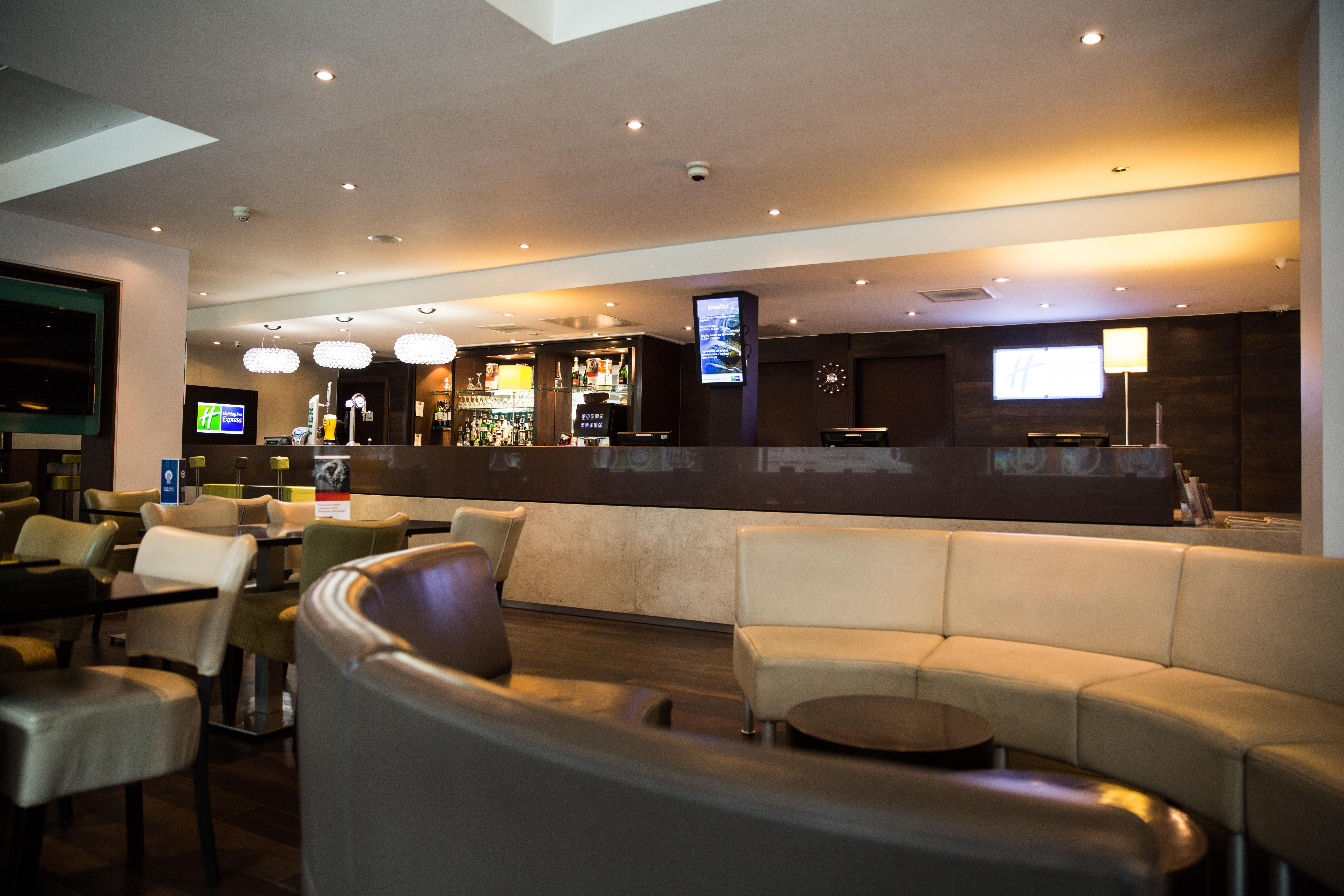 Holiday Inn Express London Stratford By Ihg Ngoại thất bức ảnh