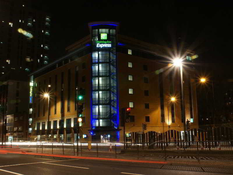 Holiday Inn Express London Stratford By Ihg Ngoại thất bức ảnh